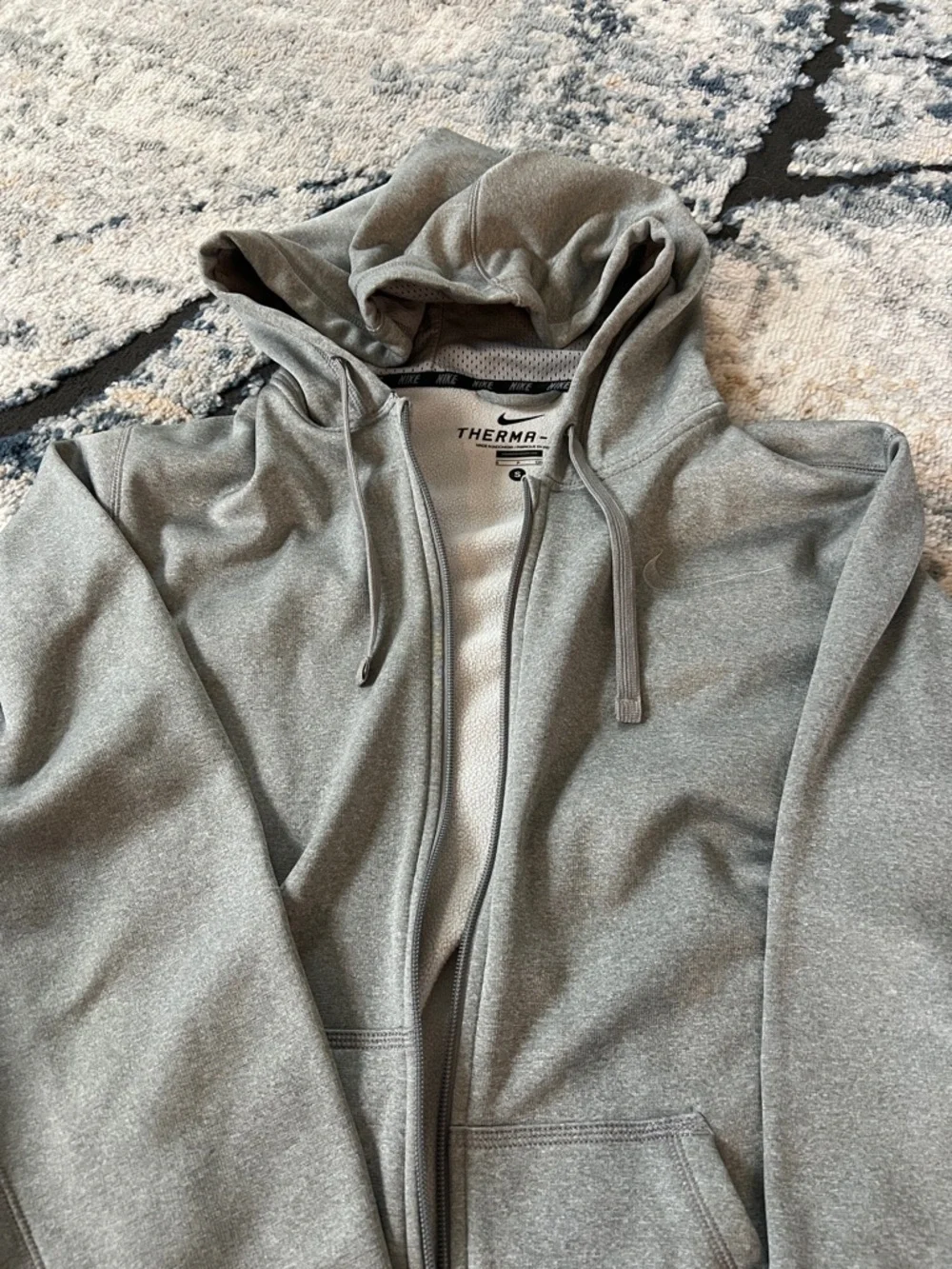 Nike Therma-FIT Grey Zip Hoodie – Size Small